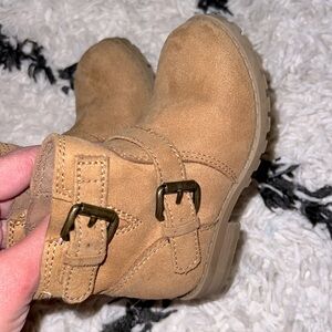 Old navy boots baby/toddler in brown used good condition